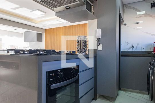 Apartamento à venda, com 87 m², 2 quartos e 2 vagas — Sala/Cozinha