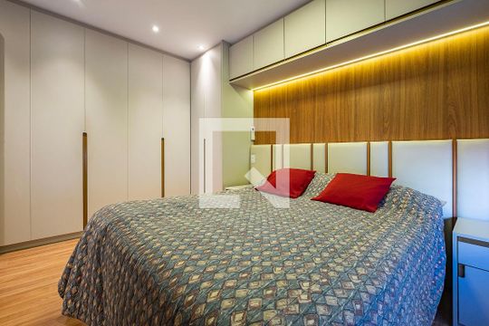 Apartamento à venda, com 87 m², 2 quartos e 2 vagas — Suíte 1