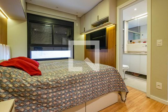 Apartamento à venda, com 87 m², 2 quartos e 2 vagas — Suíte 1
