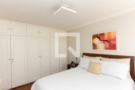 Apartamento com varanda, 4 quartos, piscina no condomínio. Excelente compra. — Suíte 1