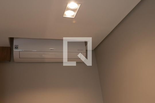 Apartamento mobiliado no Centro, 2 quartos, com varanda, ideal para comprar e viver com conforto. — Quarto 1