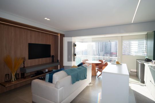 Apartamento mobiliado no Centro, 2 quartos, com varanda, ideal para comprar e viver com conforto. — foto 1