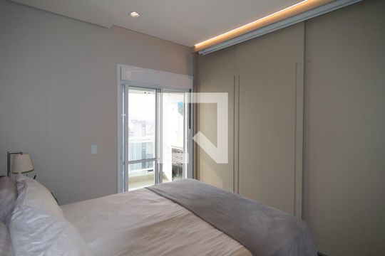 Apartamento mobiliado no Centro, 2 quartos, com varanda, ideal para comprar e viver com conforto. — Quarto 2 - Suíte