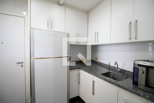 Apartamento à venda no Paraíso com 4 quartos, varanda e garden. Ótima oportunidade para compra! Venha conferir essa venda! — Cobertura - Cozinha