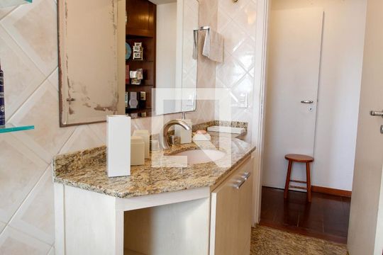 Apartamento à venda no Paraíso com 4 quartos, varanda e garden. Ótima oportunidade para compra! Venha conferir essa venda! — Banheiro da Suíte 4
