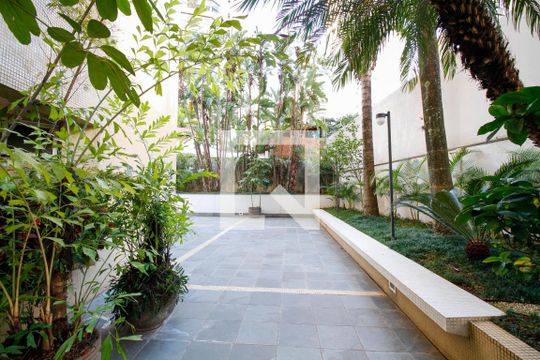 Apartamento à venda no Paraíso com 4 quartos, varanda e garden. Ótima oportunidade para compra! Venha conferir essa venda! — Área Comum - Jardim