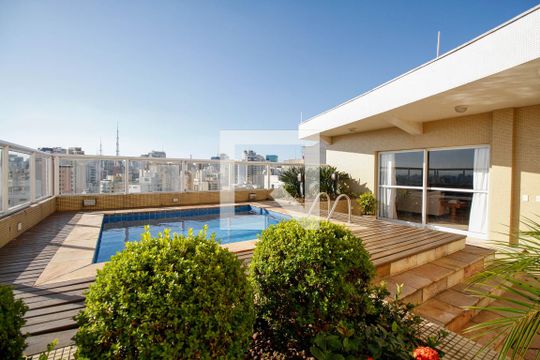 Apartamento à venda no Paraíso com 4 quartos, varanda e garden. Ótima oportunidade para compra! Venha conferir essa venda! — Cobertura - Piscina