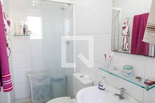 Apartamento à venda no Paraíso com 4 quartos, varanda e garden. Ótima oportunidade para compra! Venha conferir essa venda! — Banheiro de Serviço
