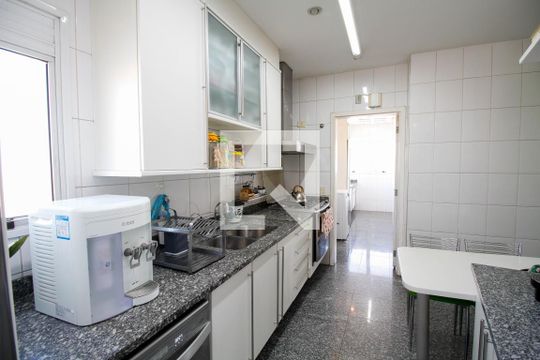 Apartamento à venda no Paraíso com 4 quartos, varanda e garden. Ótima oportunidade para compra! Venha conferir essa venda! — Cozinha