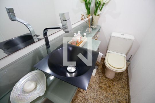 Apartamento à venda no Paraíso com 4 quartos, varanda e garden. Ótima oportunidade para compra! Venha conferir essa venda! — Lavabo