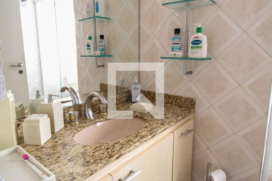 Apartamento à venda no Paraíso com 4 quartos, varanda e garden. Ótima oportunidade para compra! Venha conferir essa venda! — Banheiro da Suíte 3