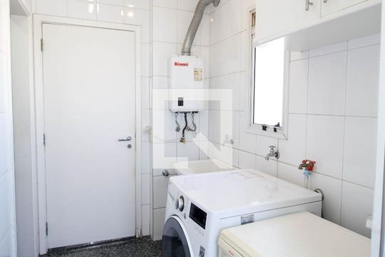 Apartamento à venda no Paraíso com 4 quartos, varanda e garden. Ótima oportunidade para compra! Venha conferir essa venda! — Área de Serviço