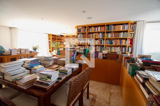 Apartamento à venda no Paraíso com 4 quartos, varanda e garden. Ótima oportunidade para compra! Venha conferir essa venda! — Cobertura - Salão de Festas