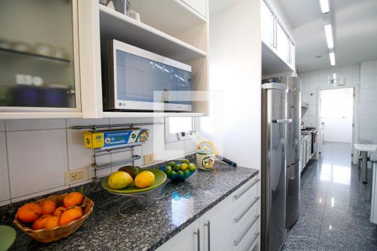 Apartamento à venda no Paraíso com 4 quartos, varanda e garden. Ótima oportunidade para compra! Venha conferir essa venda! — Cozinha