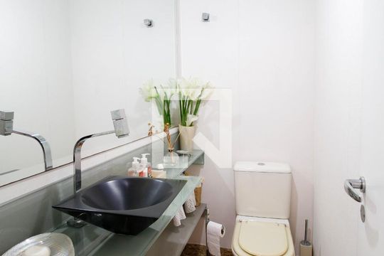 Apartamento à venda no Paraíso com 4 quartos, varanda e garden. Ótima oportunidade para compra! Venha conferir essa venda! — Lavabo