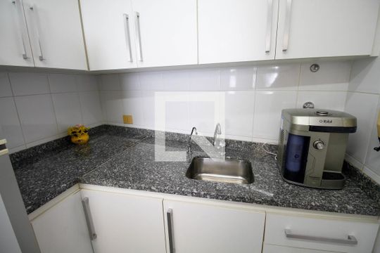 Apartamento à venda no Paraíso com 4 quartos, varanda e garden. Ótima oportunidade para compra! Venha conferir essa venda! — Cobertura - Cozinha
