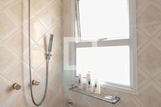 Apartamento à venda no Paraíso com 4 quartos, varanda e garden. Ótima oportunidade para compra! Venha conferir essa venda! — Banheiro da Suíte 2