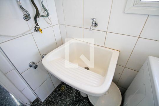 Apartamento à venda no Paraíso com 4 quartos, varanda e garden. Ótima oportunidade para compra! Venha conferir essa venda! — Área de Serviço