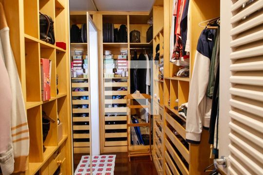 Apartamento à venda no Paraíso com 4 quartos, varanda e garden. Ótima oportunidade para compra! Venha conferir essa venda! — Closet da Suíte 1