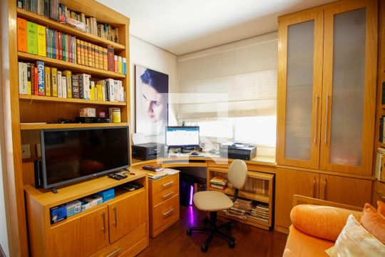 Apartamento à venda no Paraíso com 4 quartos, varanda e garden. Ótima oportunidade para compra! Venha conferir essa venda! — Suíte 2