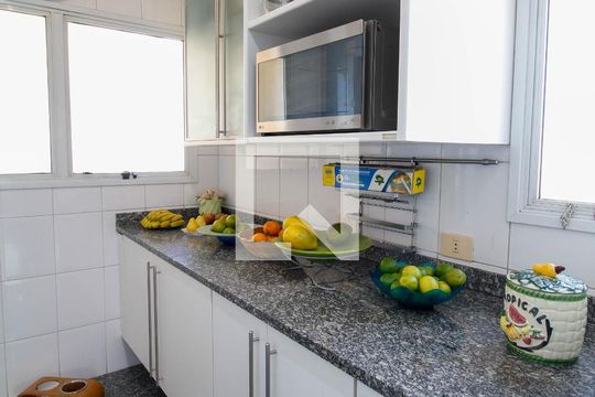 Apartamento à venda no Paraíso com 4 quartos, varanda e garden. Ótima oportunidade para compra! Venha conferir essa venda! — Cozinha