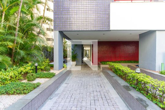 Apartamento com 3 quartos e varanda, ideal para comprar. — Hall de entrada