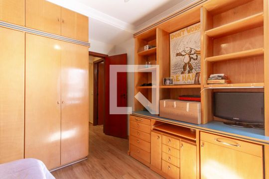 Apartamento com 3 quartos e varanda, ideal para comprar. — Quarto 3 - Suíte