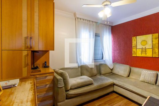Apartamento com 3 quartos e varanda, ideal para comprar. — Quarto 2 - Suíte