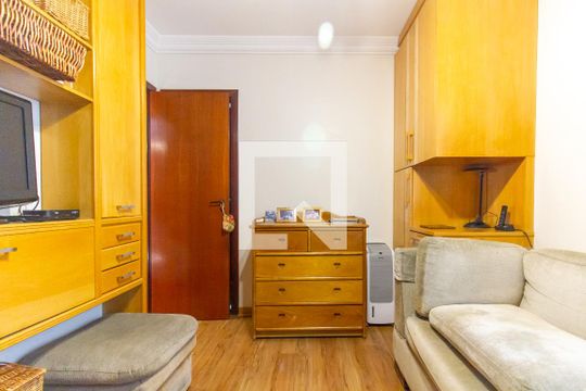 Apartamento com 3 quartos e varanda, ideal para comprar. — Quarto 2 - Suíte