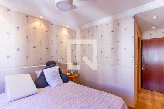 Apartamento com 3 quartos e varanda, ideal para comprar. — Quarto 1 - Suíte