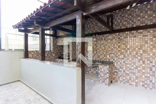 Apartamento com 3 quartos e varanda, ideal para comprar. — Área comum - Churrasqueira