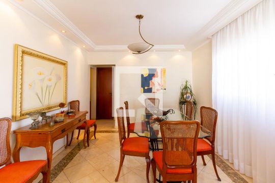 Apartamento com 3 quartos e varanda, ideal para comprar. — Sala de Jantar