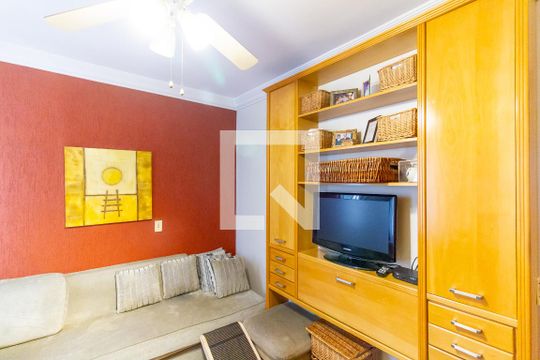 Apartamento com 3 quartos e varanda, ideal para comprar. — Quarto 2 - Suíte