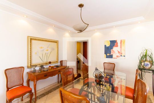 Apartamento com 3 quartos e varanda, ideal para comprar. — Sala de Jantar
