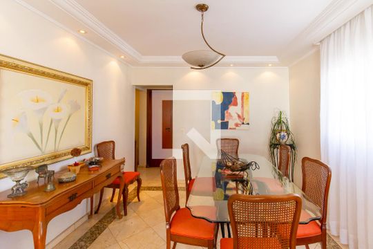 Apartamento com 3 quartos e varanda, ideal para comprar. — Sala de Jantar