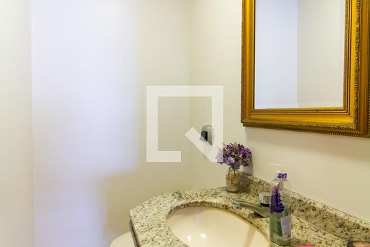 Apartamento com 3 quartos e varanda, ideal para comprar. — Lavabo