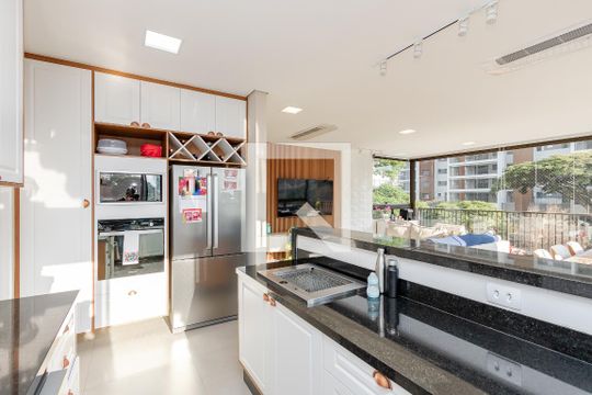 Apartamento à venda com 3 quartos e piscina no condomínio. — Cozinha