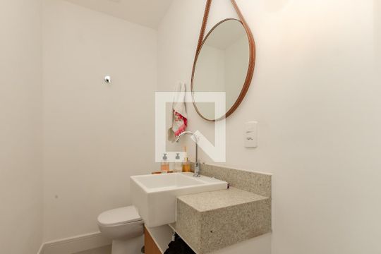 Apartamento à venda com 3 quartos e piscina no condomínio. — Lavabo