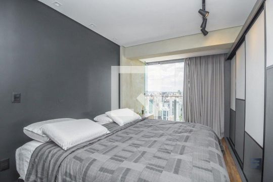 Compra apartamento mobiliado, 2 quartos, closet, varanda, churrasqueira e piscina no condomínio. — foto 7