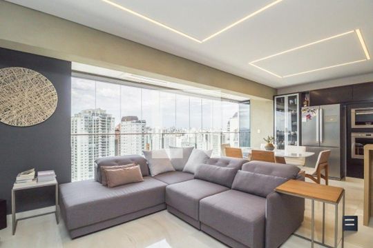 Compra apartamento mobiliado, 2 quartos, closet, varanda, churrasqueira e piscina no condomínio. — foto 1