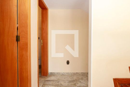 Casa com 4 quartos disponível para compra. Confira essa casa à venda para atender suas necessidades! — Sala