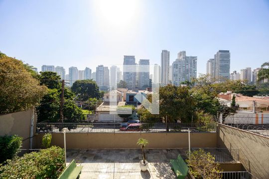 Casa com 4 quartos disponível para compra. Confira essa casa à venda para atender suas necessidades! — Suíte 2 - Vista