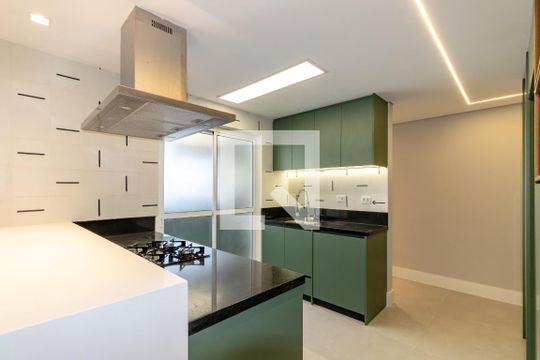 Compra apartamento com 2 quartos e piscina no condomínio. — Cozinha