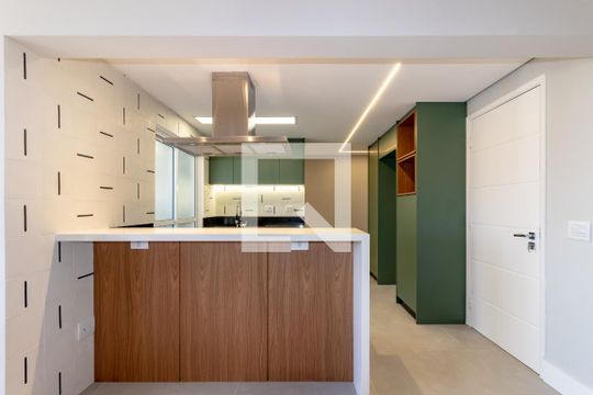 Compra apartamento com 2 quartos e piscina no condomínio. — Cozinha