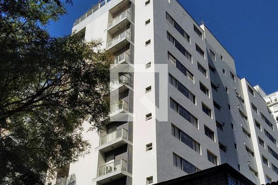 Compra apartamento com 2 quartos e piscina no condomínio. — Fachada