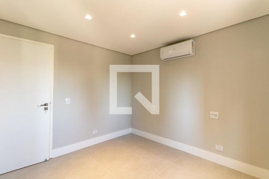 Compra apartamento com 2 quartos e piscina no condomínio. — Quarto 2