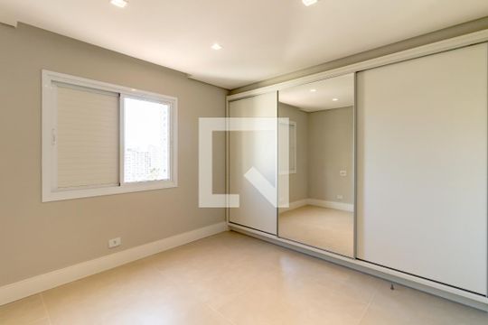 Compra apartamento com 2 quartos e piscina no condomínio. — Quarto 2