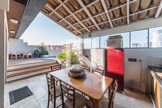 Comprar apartamento no Brooklin com 2 quartos, closet, piscina e churrasqueira no condomínio. — Piscina - Area Gourmet