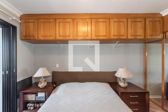 Comprar apartamento no Brooklin com 2 quartos, closet, piscina e churrasqueira no condomínio. — Suíte