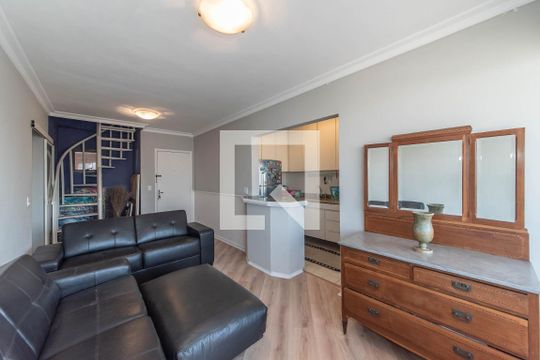 Comprar apartamento no Brooklin com 2 quartos, closet, piscina e churrasqueira no condomínio. — Sala